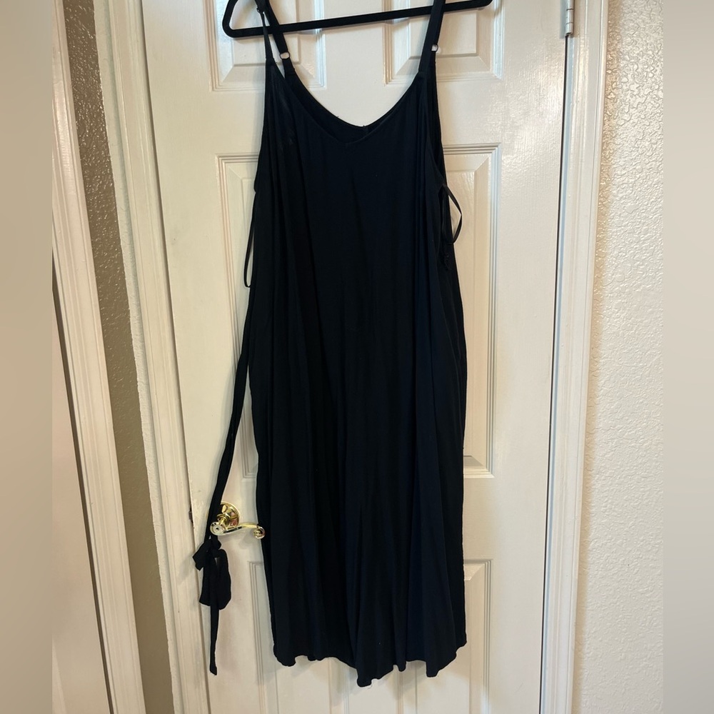 Elegant Black Sleeveless Dress